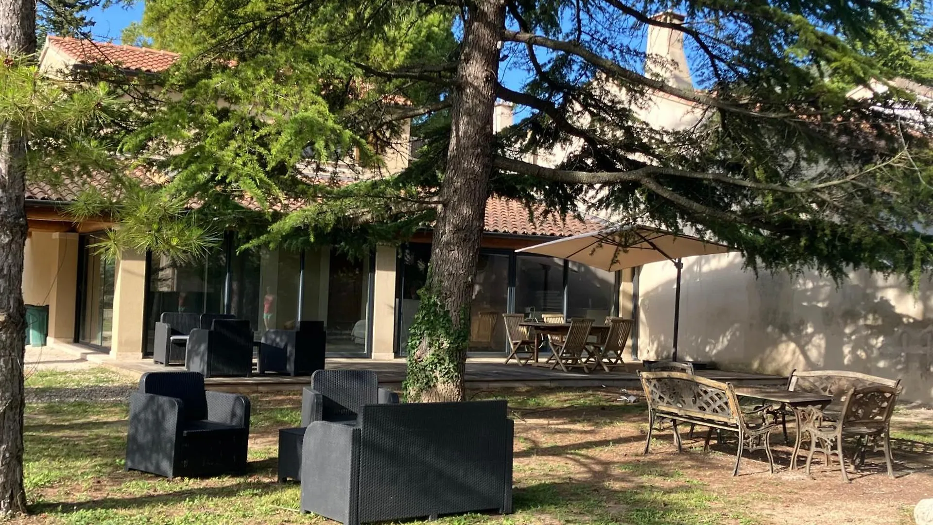 Mazet Des Cedres Au Pied De La Colline Villa Lagnes 0*,