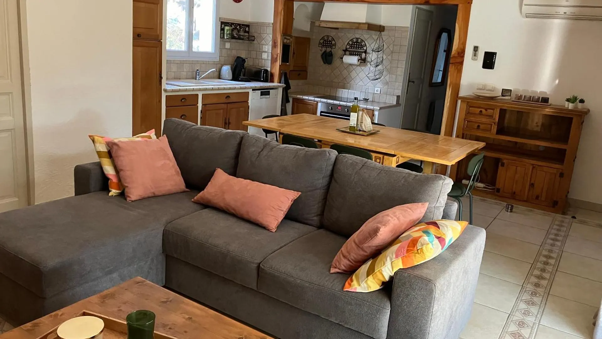 Mazet Des Cedres Au Pied De La Colline Villa Lagnes Nyaraló